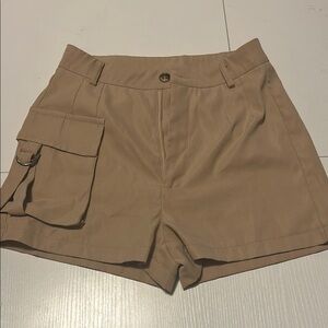 Women's Tan Shorts with Cargo Pocket